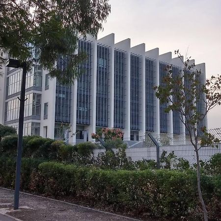 Studio In Herzliya, Near Idc & Park Екстериор снимка